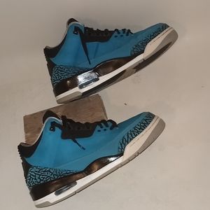Used pair of size 9 jordan power blue 3s